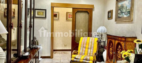 3 bedrooms Apartment in Rome, Italy No. 273944 4