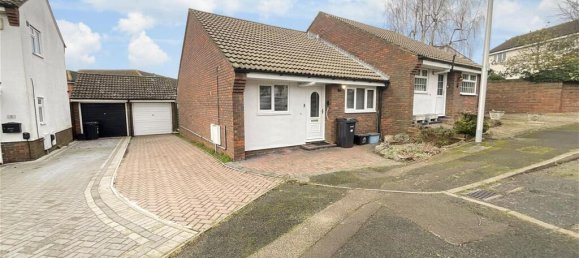 2 bedrooms Bungalow in Essex, United Kingdom No. 4094 3