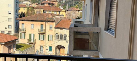 3 bedrooms Apartment in Bergamo, Italy No. 358226 8