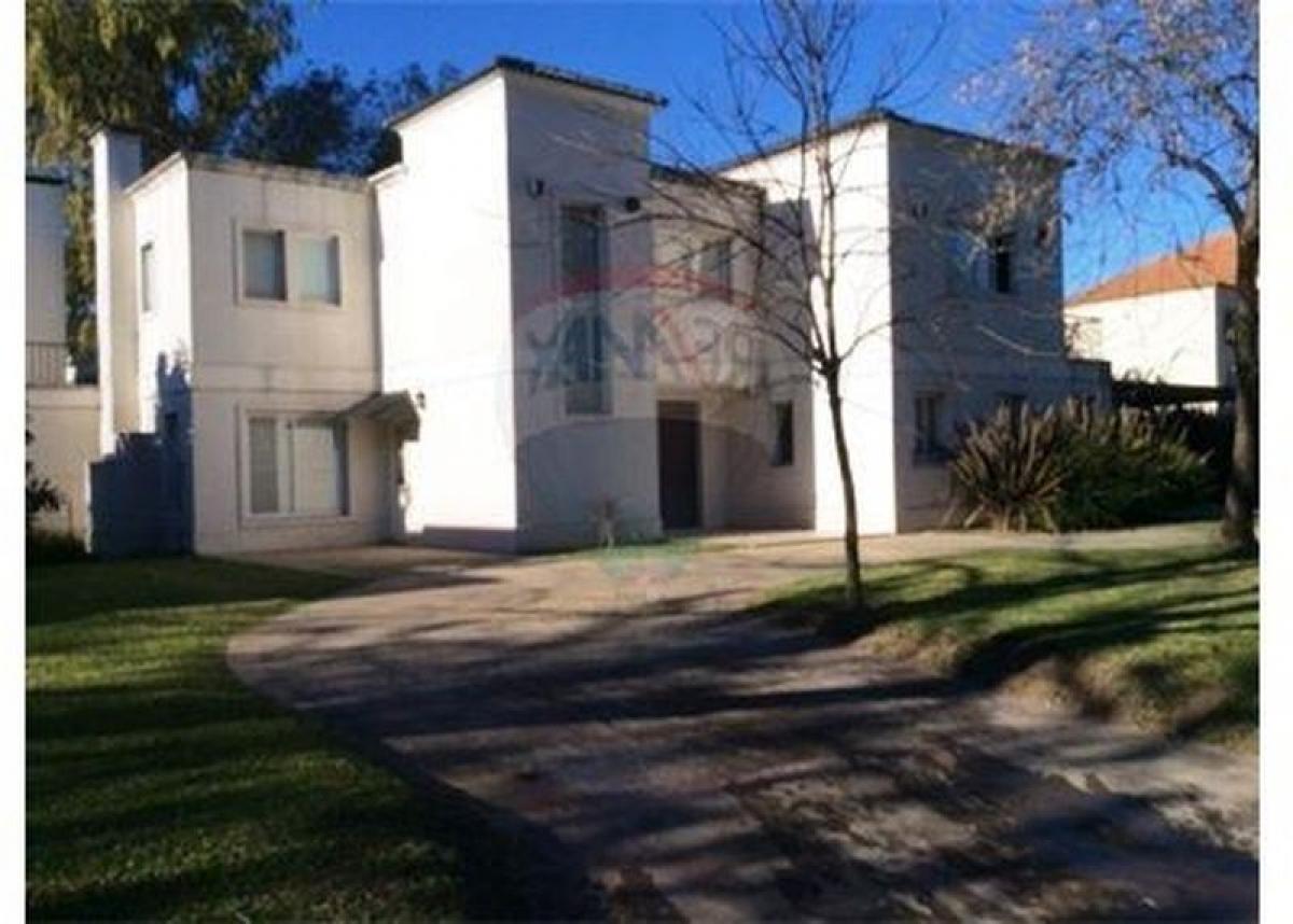 4 bedrooms House in Pilar, Argentina No. 19358