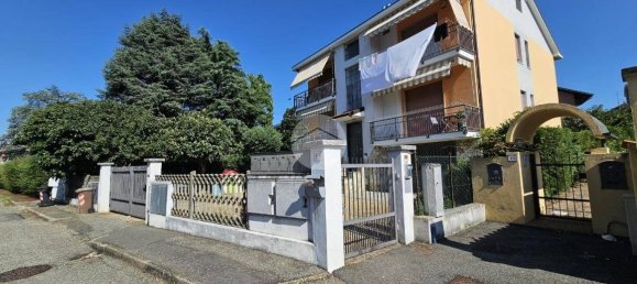 1 bedroom Apartment in Chieri, Italy No. 370296 2