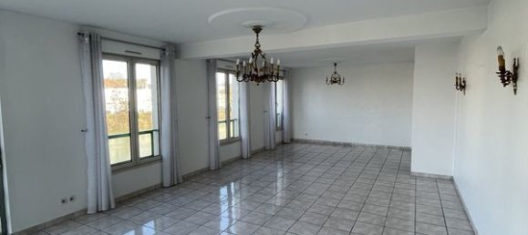 2 bedrooms Apartment in Chateau-Thierry, France No. 155883 17
