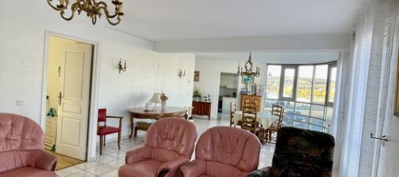 2 bedrooms Apartment in Chateau-Thierry, France No. 155883 14