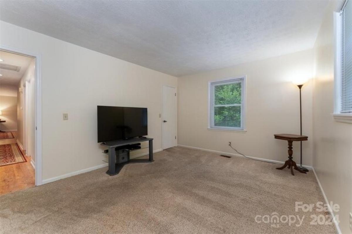 3 bedrooms House in Hendersonville, USA No. 433807