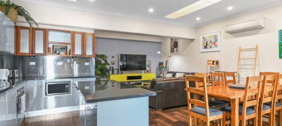 3 bedrooms House in Hobart, Australia No. 815 2