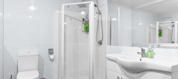 3 bedrooms House in Hobart, Australia No. 815 15