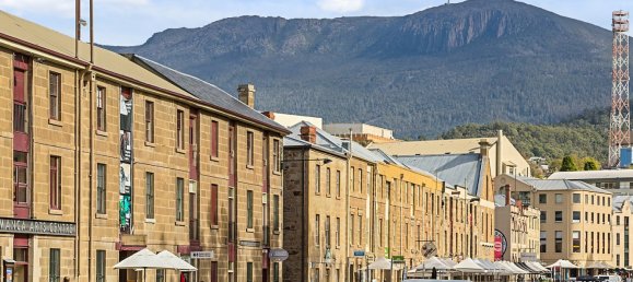 3 bedrooms House in Hobart, Australia No. 815 20