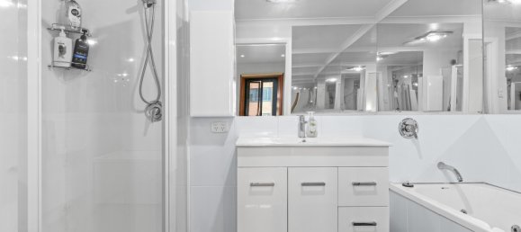 3 bedrooms House in Hobart, Australia No. 815 11