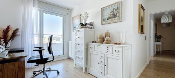 Apartamento de 3 dormitorios en Garches, France No. 178180 9