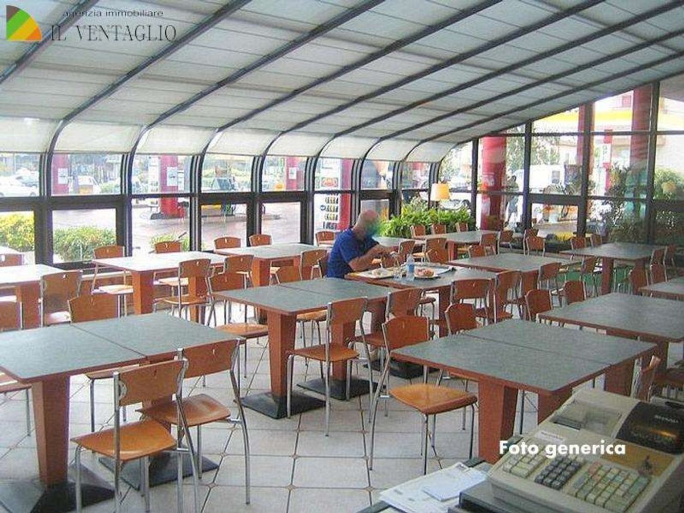 Gewerbliche Immobilie in Maranello, Italy 150m², Nr. 133947