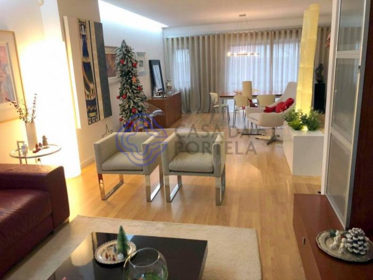 5 bedrooms House in Porto, Portugal No. 2738