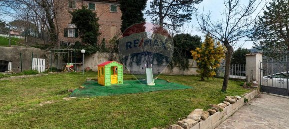 6 rooms House in Maiolati Spontini, Italy No. 14614 3