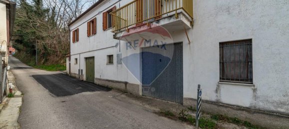 6 rooms House in Maiolati Spontini, Italy No. 14614 16