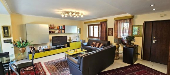 Casa de 6 habitaciónes en Frosinone, Italy No. 44678 3