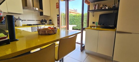 Casa de 6 habitaciónes en Frosinone, Italy No. 44678 11