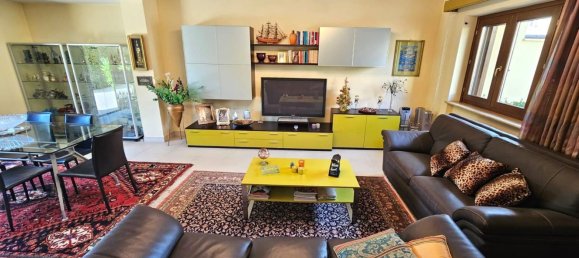 Casa de 6 habitaciónes en Frosinone, Italy No. 44678 4