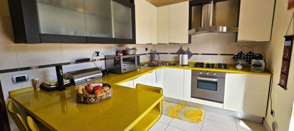 Casa de 6 habitaciónes en Frosinone, Italy No. 44678 12