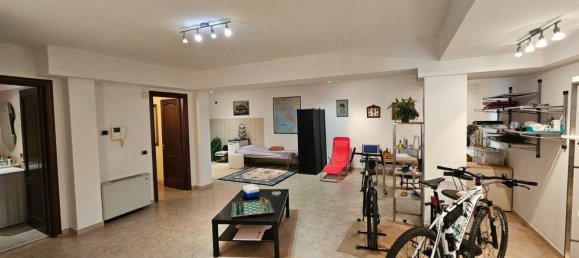 Casa de 6 habitaciónes en Frosinone, Italy No. 44678 44