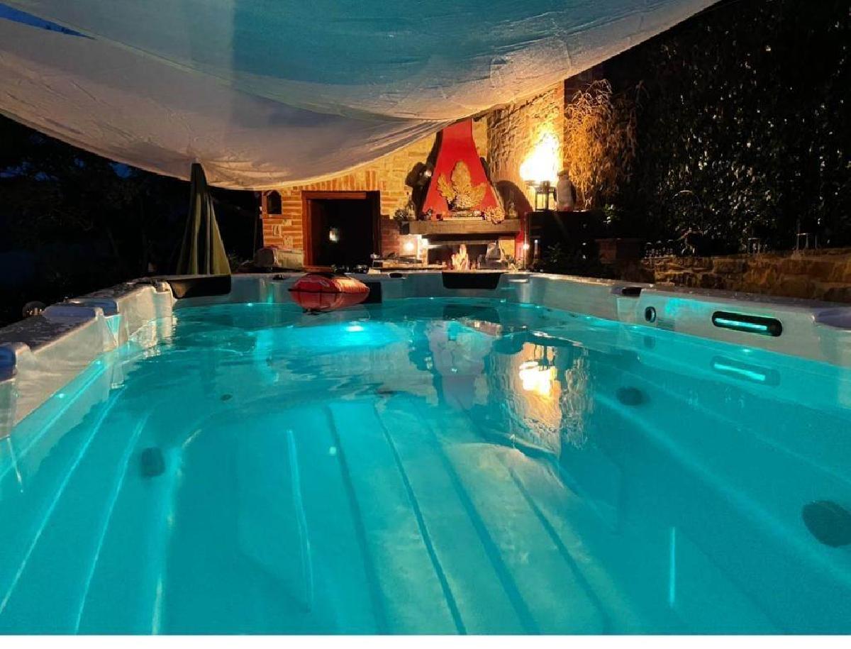 3 bedrooms Villa in Gazzola, Italy No. 218329