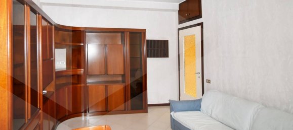 2-Zimmer Wohnung in Milan, Italy, Nr. 241681 4