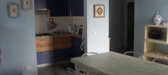 3-salle Appartement à Rosignano Marittimo, Italy No. 48447 12