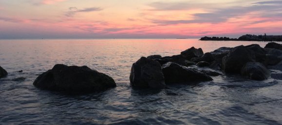 3-salle Appartement à Rosignano Marittimo, Italy No. 48447 33