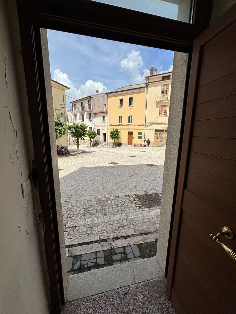 10 rooms House in Sant'Angelo del Pesco, Italy No. 125264