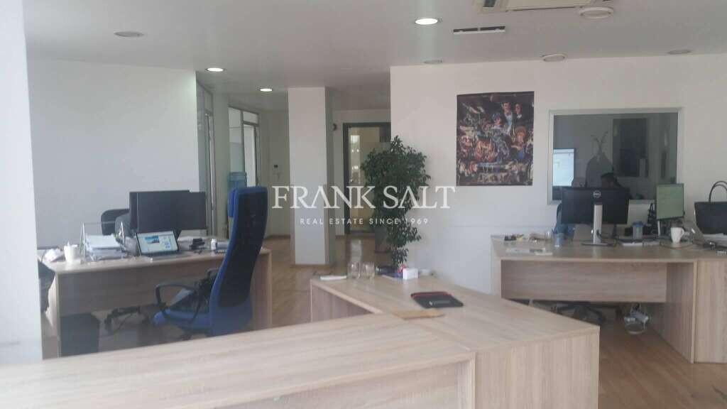 Büro in Ta' Xbiex, Malta 100m², Nr. 13098
