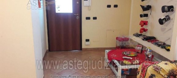 3 rooms Apartment in Pomezia, Italy No. 192035 2