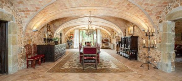 12 bedrooms Castles in Girona, Spain No. 173981 14