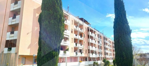 3 rooms Apartment in Pescara, Italy No. 23679 4
