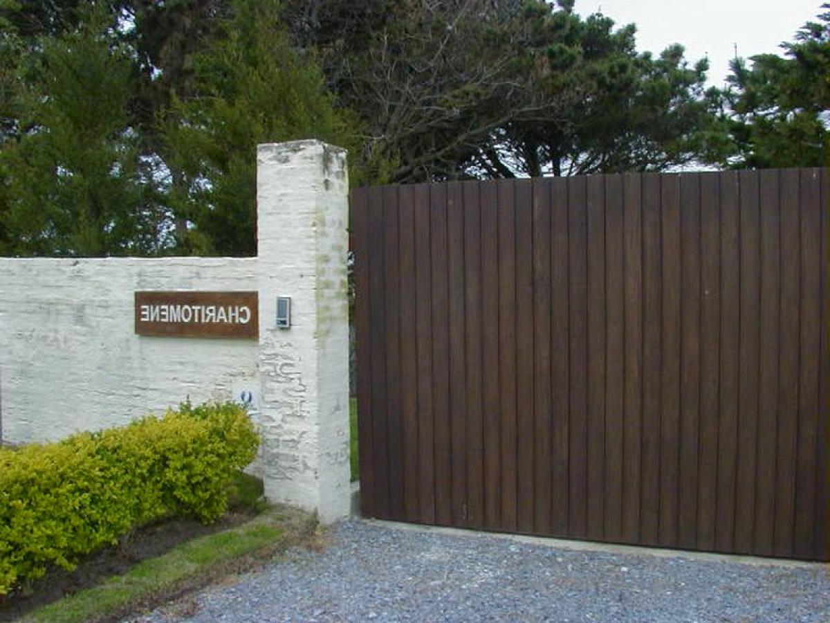 8 bedrooms House in Maldonado, Uruguay No. 8721