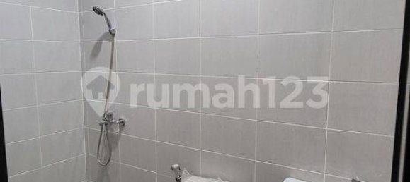 3 bedrooms House in Jakarta, Indonesia No. 1784 14