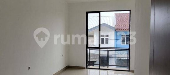 3 bedrooms House in Jakarta, Indonesia No. 1784 29