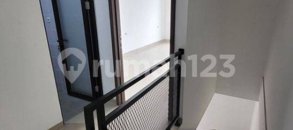 3 bedrooms House in Jakarta, Indonesia No. 1784 11