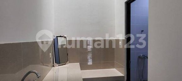 3 bedrooms House in Jakarta, Indonesia No. 1784 7