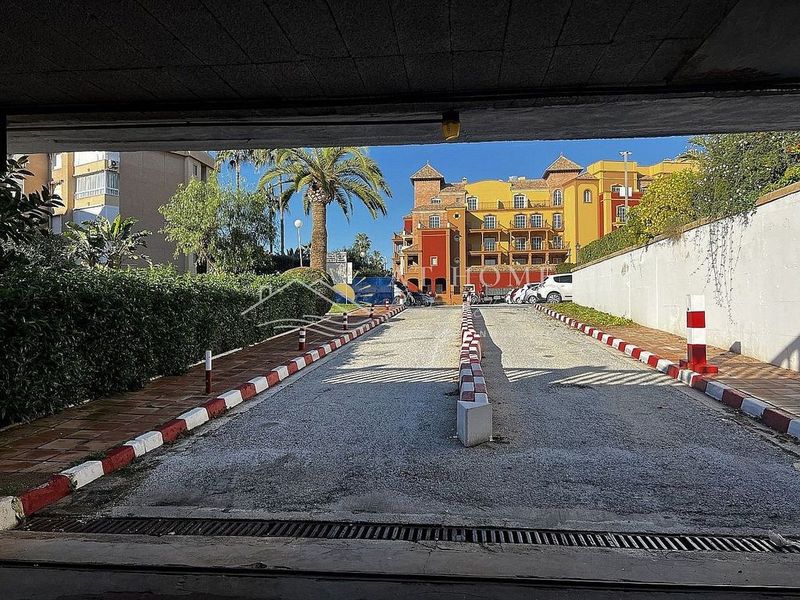 Гараж в Эль-Пеньонсильо, Испания № 226086