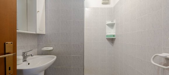 18 rooms House in Lucca, Italy No. 194736 16