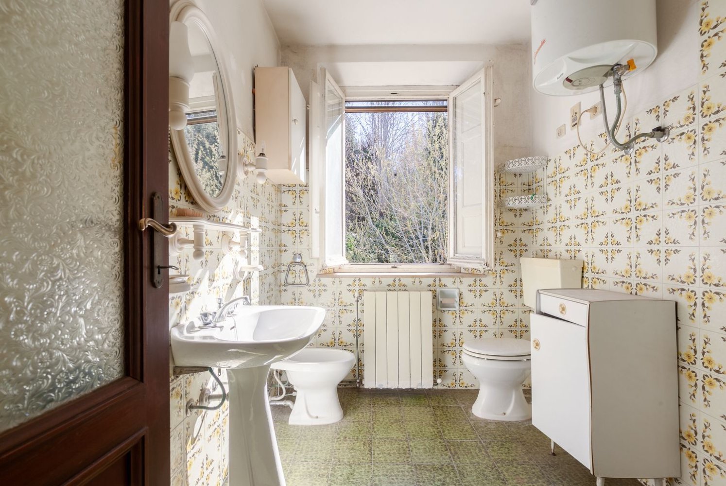 18 rooms House in Lucca, Italy No. 194736