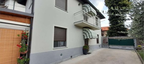 4 rooms House in Cambiano, Italy No. 261467 7