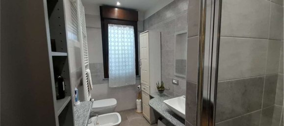 4 rooms House in Cambiano, Italy No. 261467 16