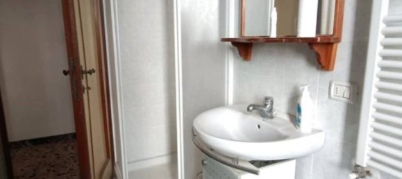 Apartamento de 4 dormitorios en Terranuova Bracciolini, Italy No. 167277 11