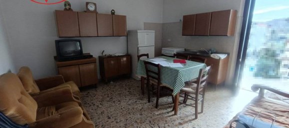 Apartamento de 4 dormitorios en Terranuova Bracciolini, Italy No. 167277 3