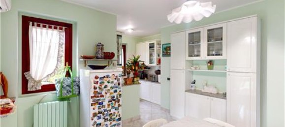 3 Schlafzimmer Villa in Caronno Pertusella, Italy, Nr. 279243 8