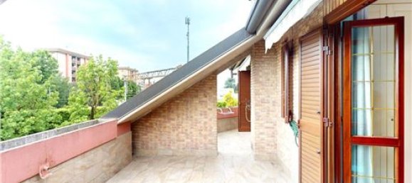 3 Schlafzimmer Villa in Caronno Pertusella, Italy, Nr. 279243 25