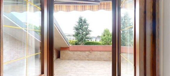 3 Schlafzimmer Villa in Caronno Pertusella, Italy, Nr. 279243 23