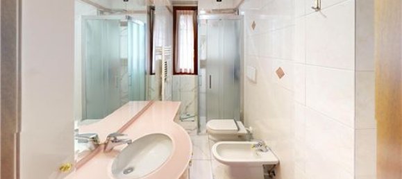 3 Schlafzimmer Villa in Caronno Pertusella, Italy, Nr. 279243 19