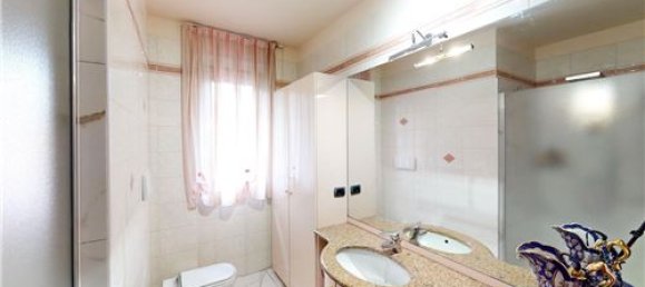 3 Schlafzimmer Villa in Caronno Pertusella, Italy, Nr. 279243 29