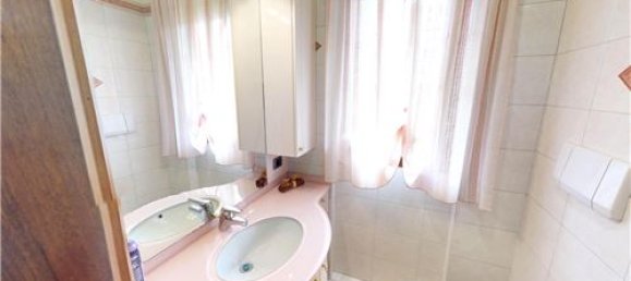 3 Schlafzimmer Villa in Caronno Pertusella, Italy, Nr. 279243 11