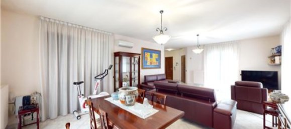 3 Schlafzimmer Villa in Caronno Pertusella, Italy, Nr. 279243 3